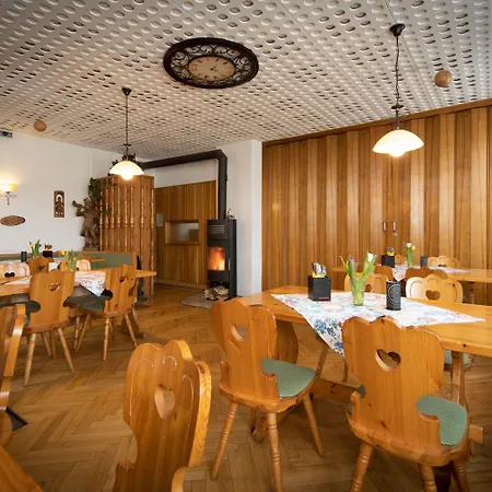 Landgasthof Veitenhaeuser בית הארחה Treuen